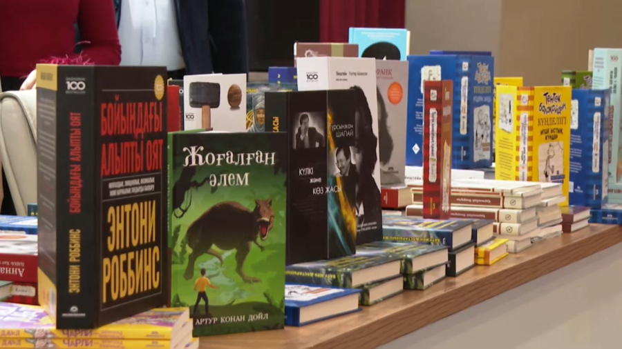 Агентство «Хабар» дарит школьникам лучшее из книжного наследия