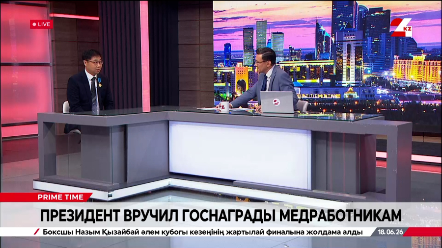 Президент вручил государственные награды ряду медицинских работников. Вячеслав Огай