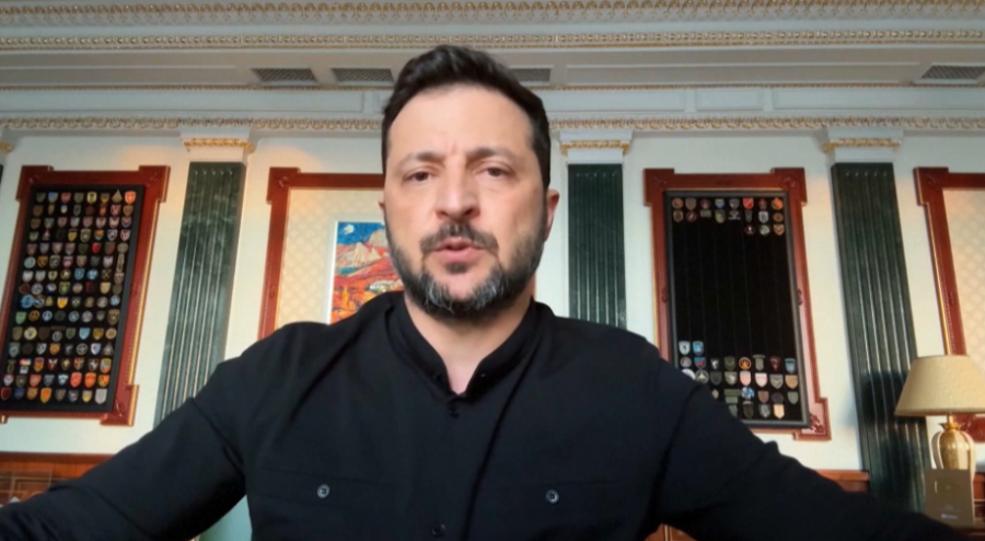 Зеленский жаппай шеруден кейін жаңа заңға қол қойды