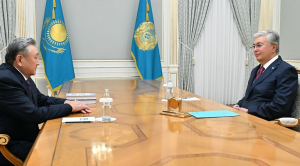 Президент встретился с госдеятелем Е. Сагиндиковым