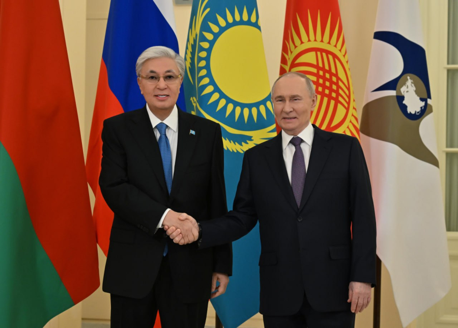 Президент Б.Н.Ельцин атындағы президенттік кітапханаға барды