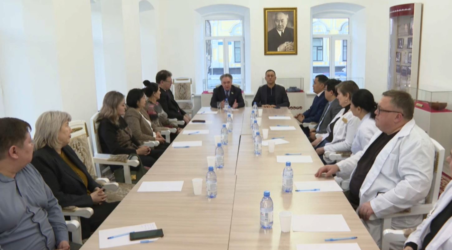 Ғалымдар жаңа Ата Заң жобасын талқылады