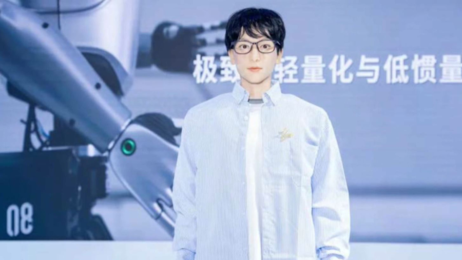 Қытайда робот жоғарғы оқу орнында білім алатын болды