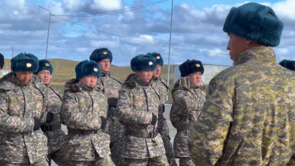 Сарбаздардың ₸1,5 млрд несиесі шегерілді