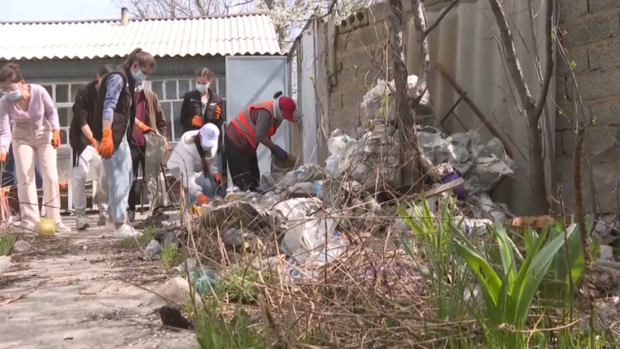 Шымкентте тазалық акциясы аясында қайырымды іс жасалды