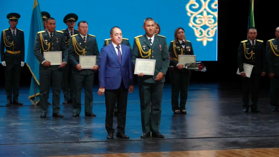 Пограничников наградили в ЗКО