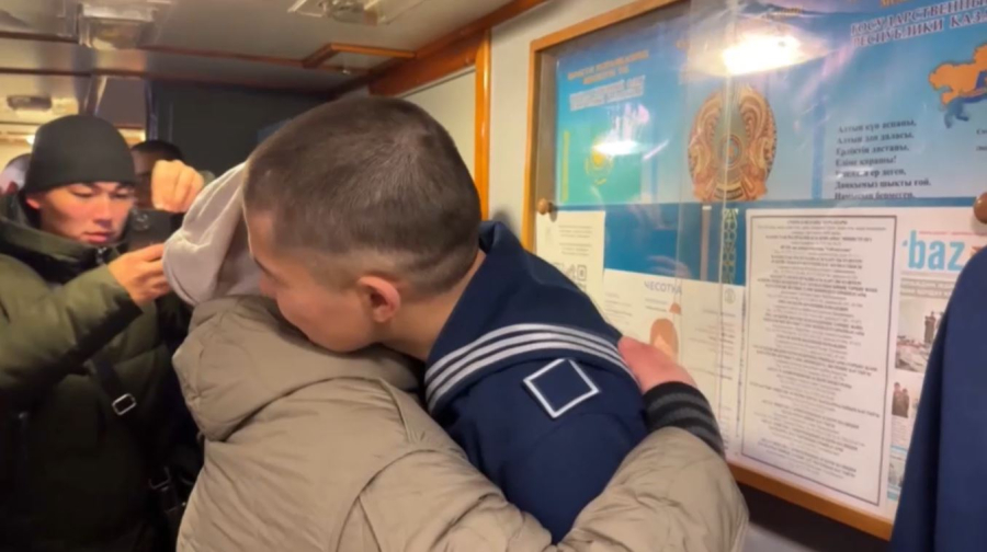 Ақтауда жас матростардың жақындары теңізшілердің өмірімен танысты