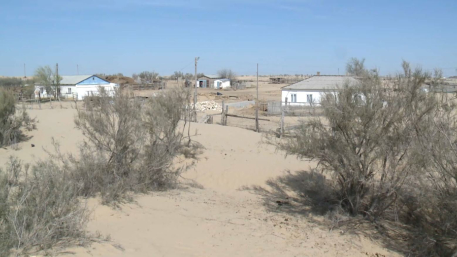 Песчаные бури угрожают девяти сёлам Атырауской области