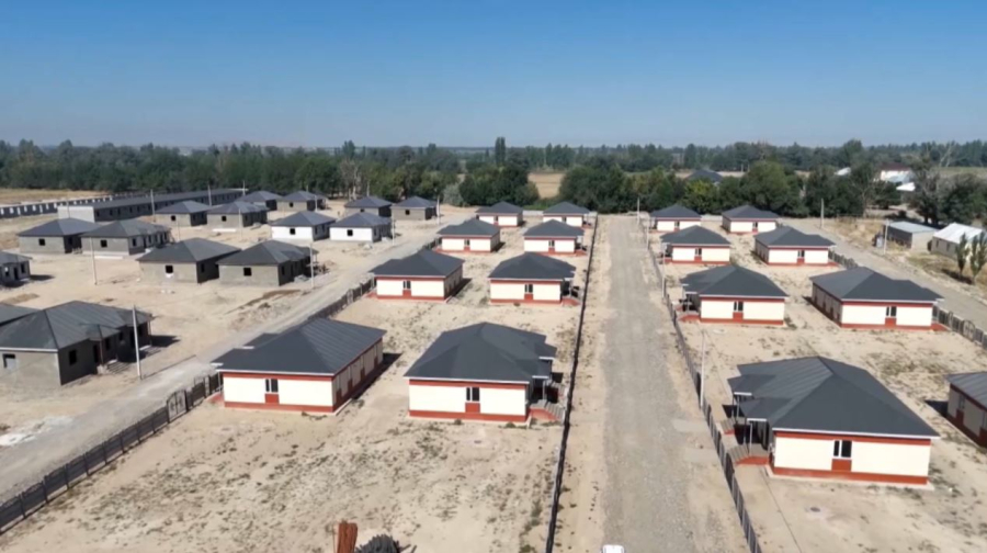 Байзақ ауданында әлеуметтік осал топтағы жандарға 40 пәтер беріледі