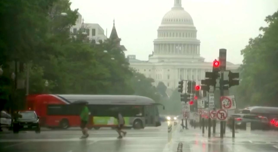 США начнут аннулировать визы студентов из Китая