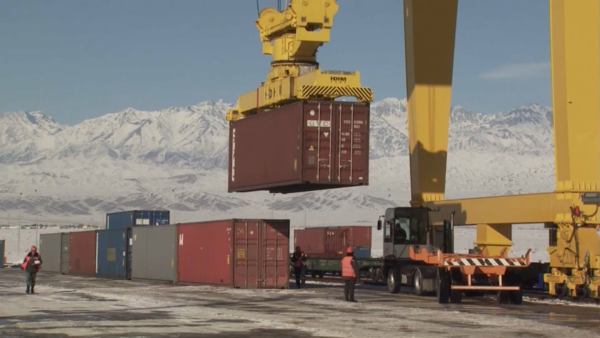 АҚШ 185 елге баж салығын енгізді