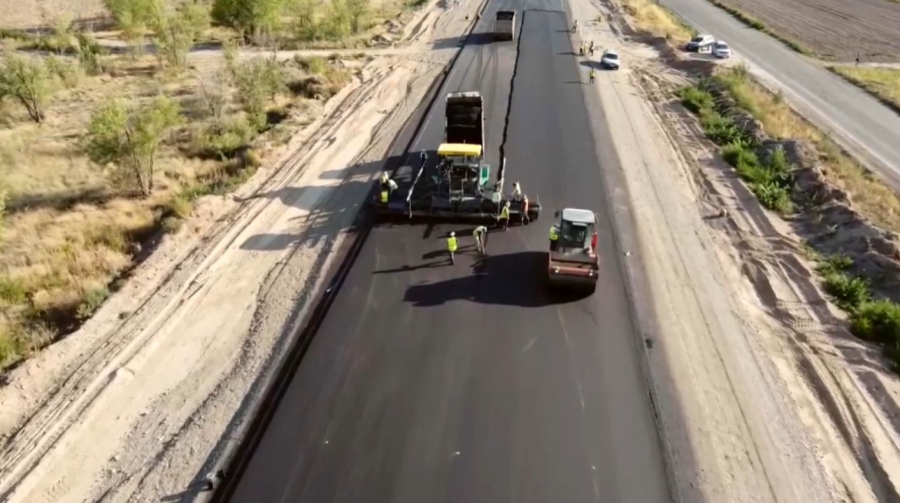 Абай облысында ауданаралық жолдар жөнделіп жатыр
