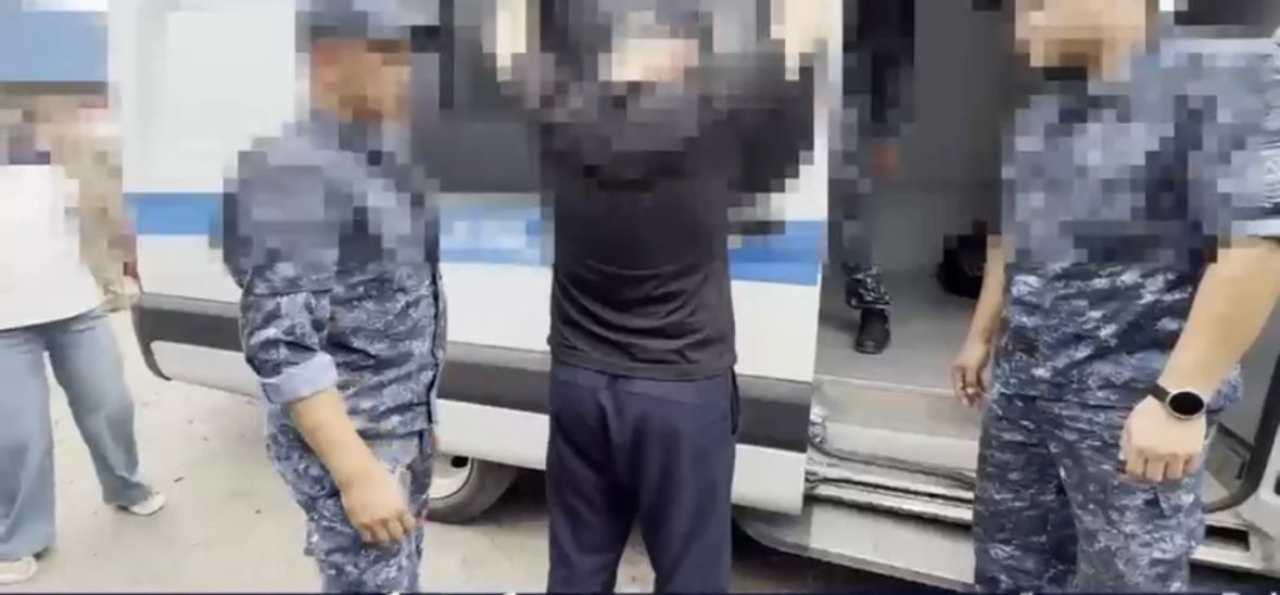 Скрывался 17 лет: в Казахстан экстрадировали главаря ОПГ по делу о хищении 183 млн тенге