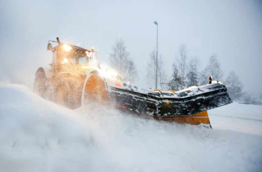 Снегопад накрыл Алматы