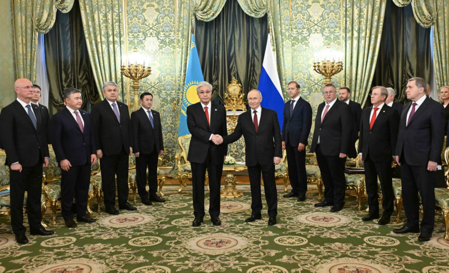 Торговля, инвестиции, ИИ: Токаев и Путин проводят переговоры в Кремле