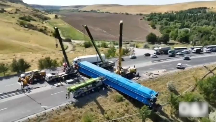 Третий день ликвидируют последствия аварии на трассе «Тараз-Шымкент»