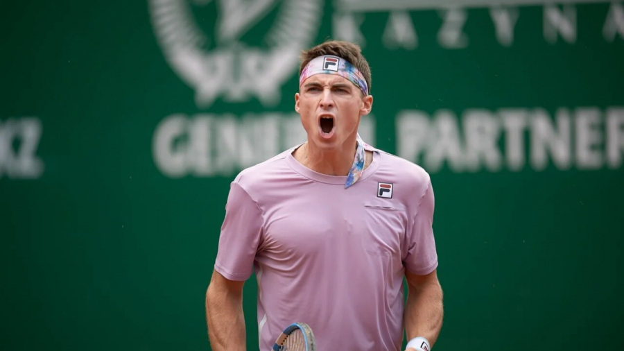 Тимофей Скатов пробился в 1/8 финала теннисного турнира в Риме