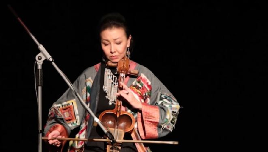 Париж аплодировал казахстанским артистам