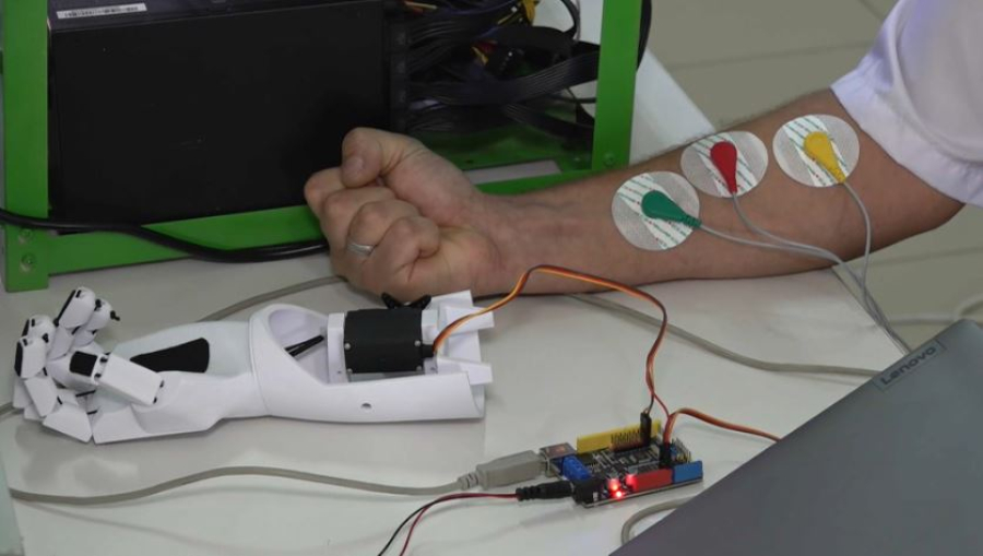 Оралдық ғалымдар жасанды қол жасап жатыр