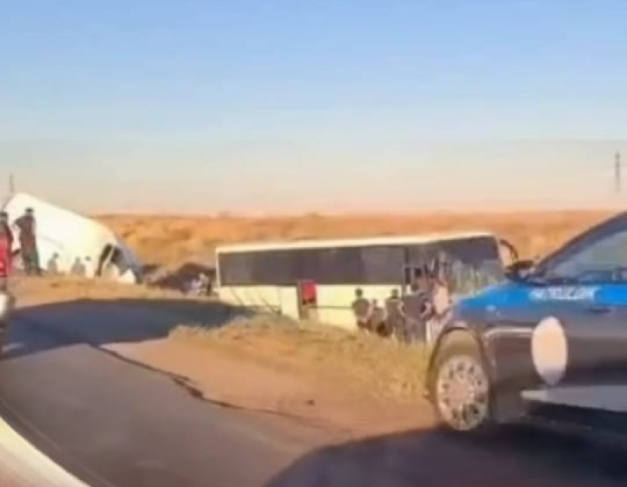 Четыре человека пострадали в ДТП с автобусом под Карагандой