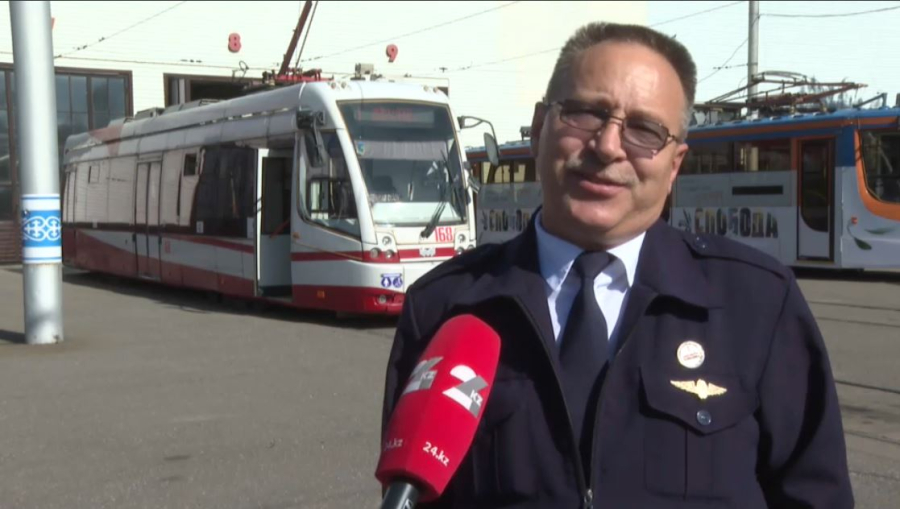 Павлодарлық трамвай жүргізуші 30 жыл бойы тынбастан еңбек етіп келеді