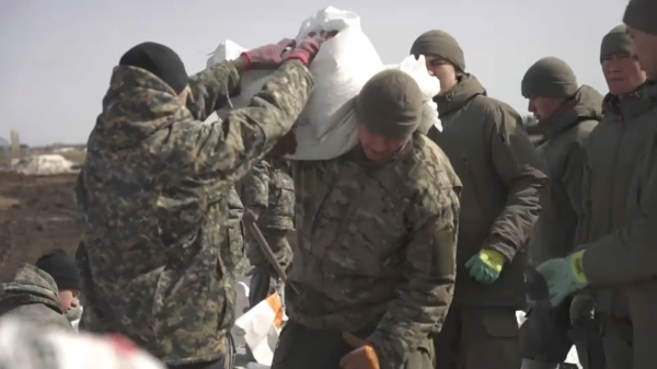 До 10 тысяч военнослужащих могут направить для помощи в ликвидации последствий паводков