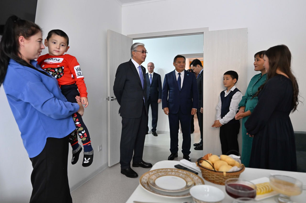 Қ. Тоқаев Көкшетаудағы тұрғын үй кешеніндегі пәтерлерді аралады