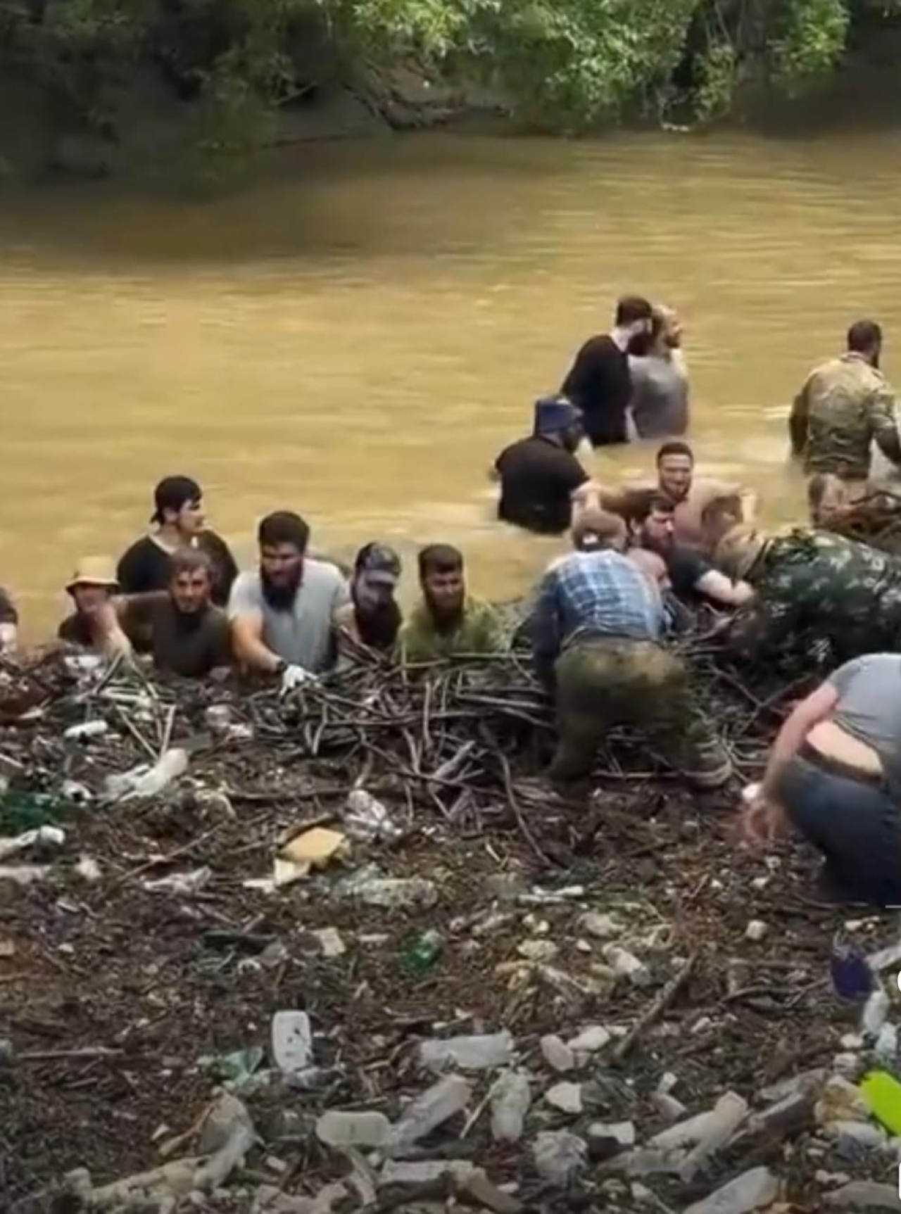 «Қолын көріп, саусағын сездік, бірақ үлгермедік»: Хизир Дербичев туралы жаңа деректер