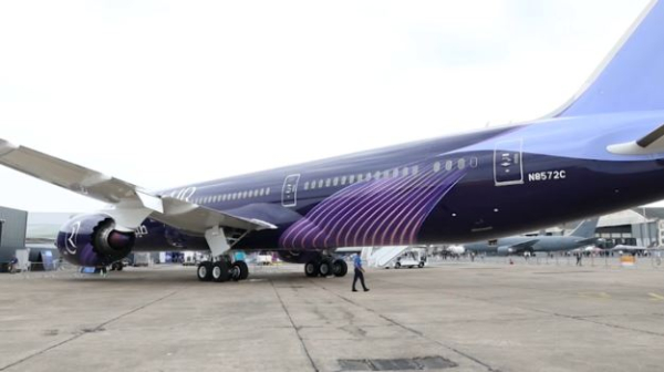 Премьер-министр Франции назвал введённые Трампом пошлины катастрофой для мира