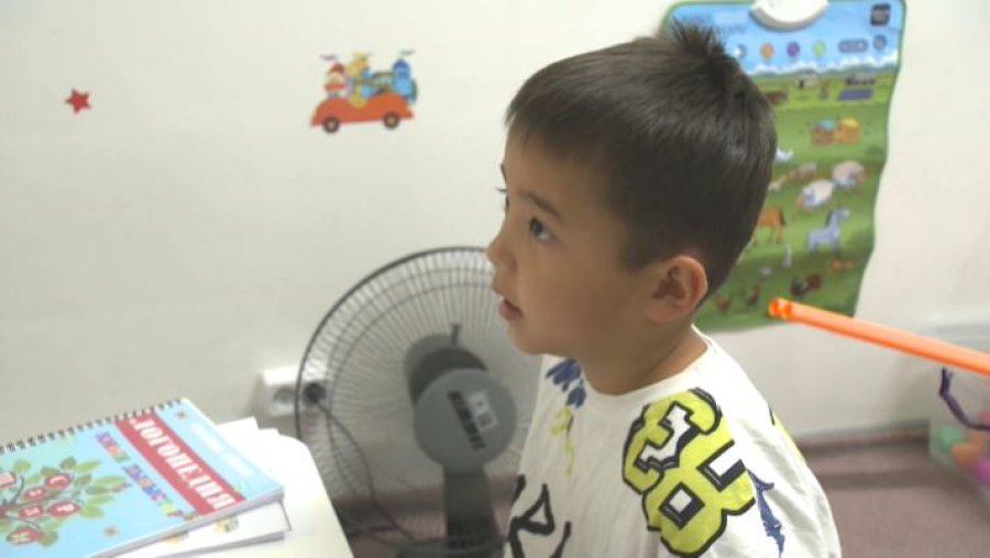 Число детей с признаками аутизма растёт в Казахстане