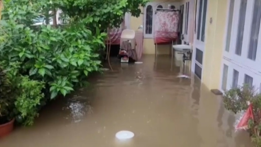 Сильные ливни на севере Индии: эвакуированы 10 тысяч человек