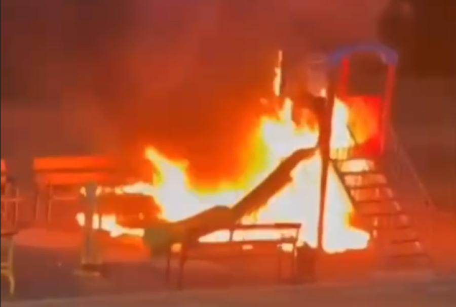 Дети сожгли детскую площадку в Жезказгане