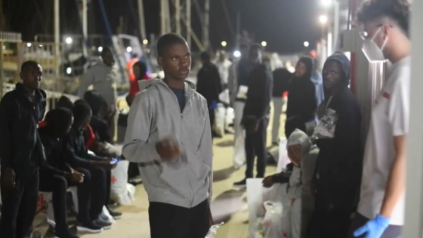 Свыше 340 мигрантов спасли на Канарских островах