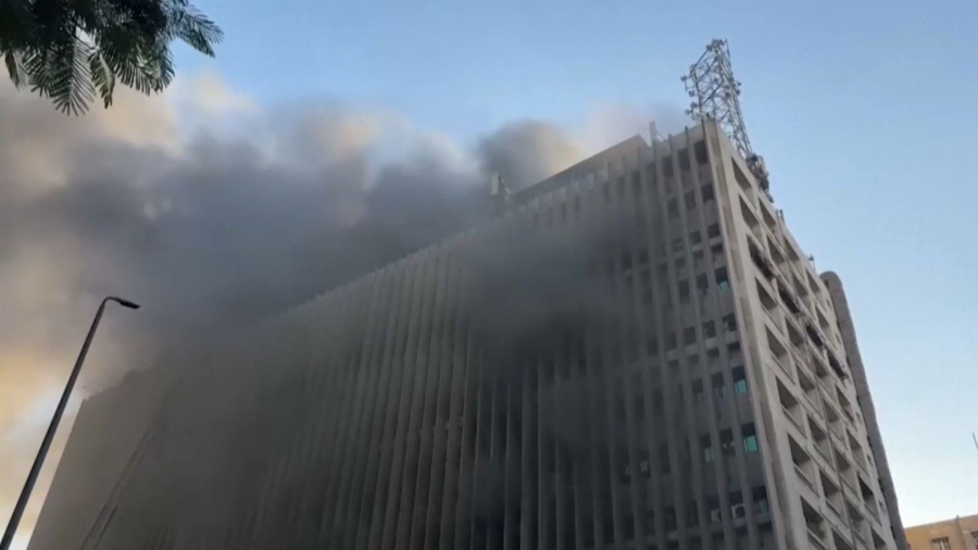 Каирде телекоммуникация орталығы өртенді