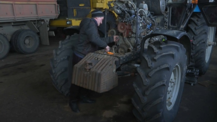 Акмолинские аграрии готовят технику к посевной