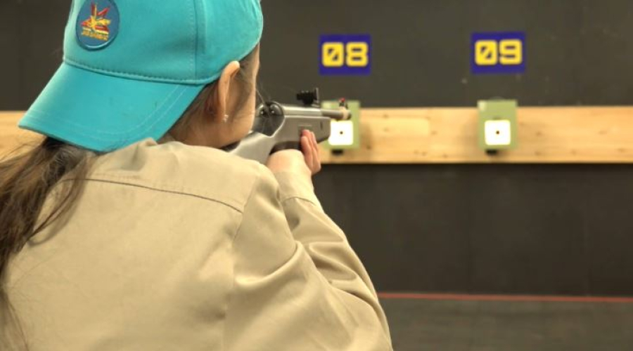 Лучших снайперов-девушек выбирают в Уральске