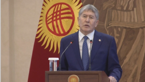 А. Атамбаеву разрешили покинуть Кыргызстан