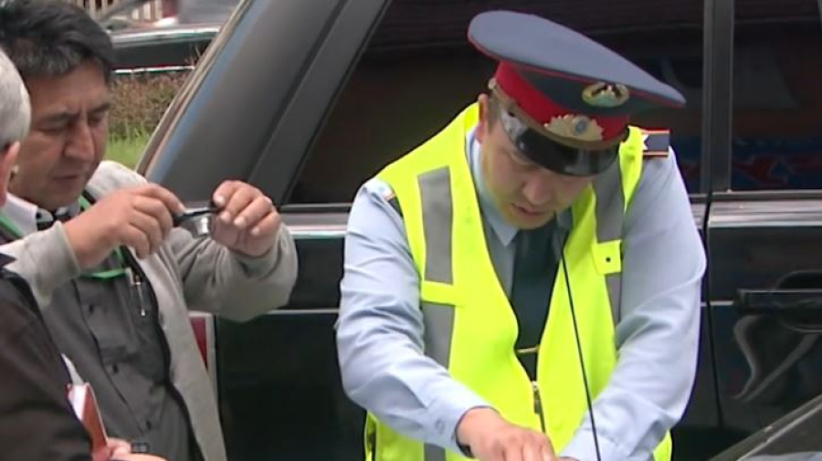 1787 казахстанцев лишили водительских прав