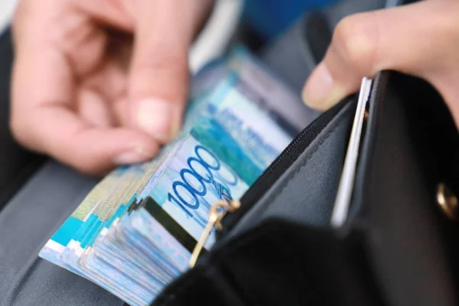 Осталась без квартиры из-за звонка в WhatsApp: пенсионерка отдала мошенникам 7,5 миллиона тенге