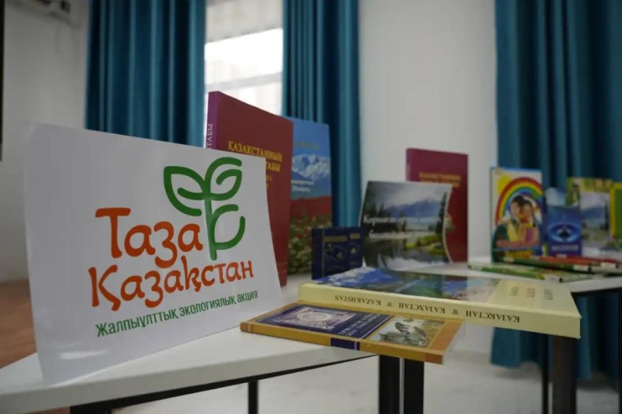 «Таза Қазақстан»: полка экобуккроссинга появилась в Астане