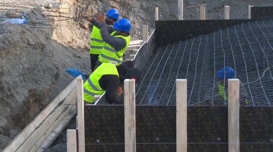 Разрушенный мост восстанавливают в Кокпектинском районе