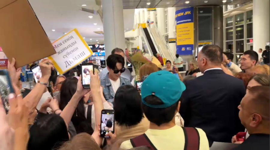 Димашты Нью-Йоркте жанкүйерлері қарсы алды