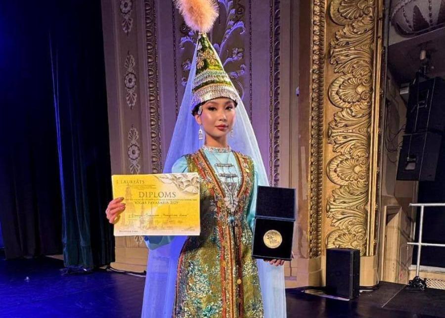 Солистка ансамбля «Гүлдер» стала победителем международного конкурса