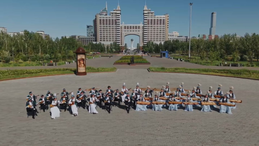 Астаналық оқушылар домбыра күніне орай челлендж бастады