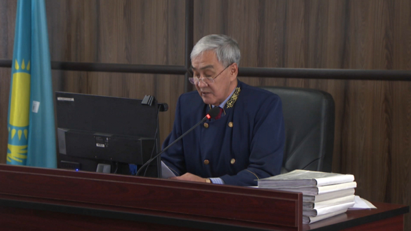 Алматыда ұйымдасқан қылмыстық топқа қатысты сот отырысы өтіп жатыр