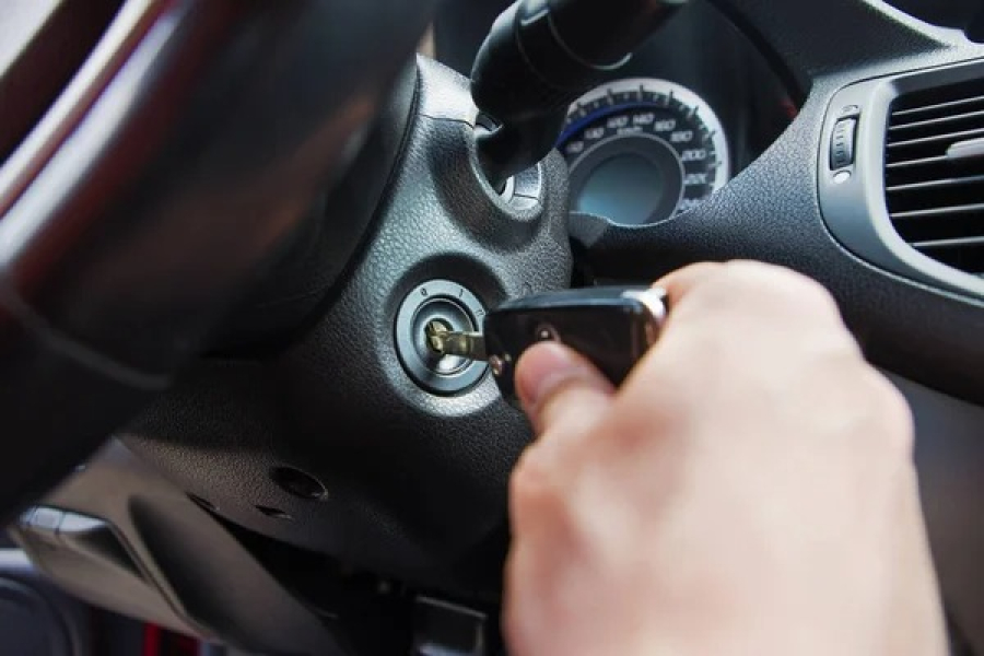 В Алматы водитель самовольно забрал авто со штрафстоянки