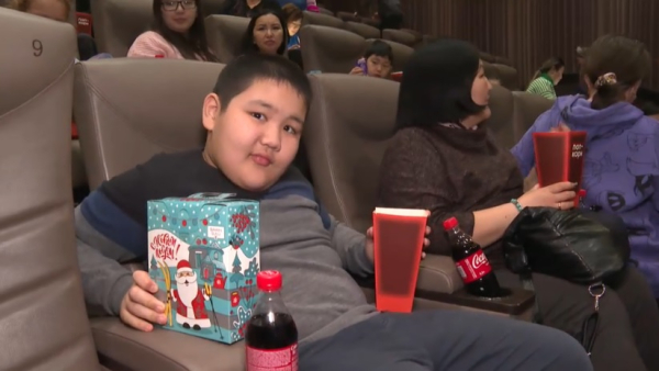 Благотворительный показ мультфильма устроили для детей в Астане