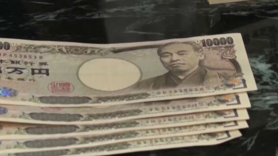 Иена ослабла на фоне досрочных выборов