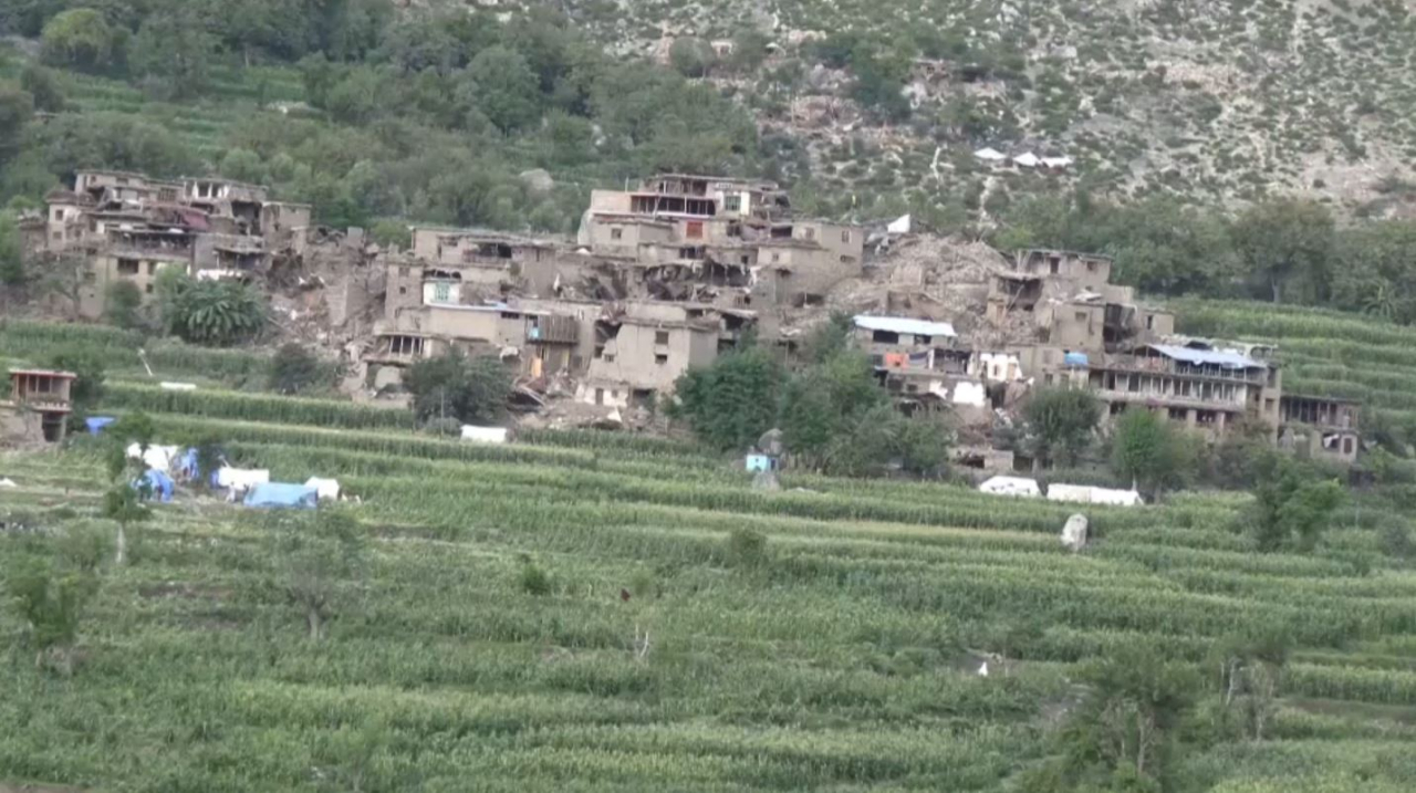 Жители Афганистана возвращаются в дома