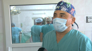 Ведущие хирурги Казахстана и России оперируют детей в Усть-Каменогорске